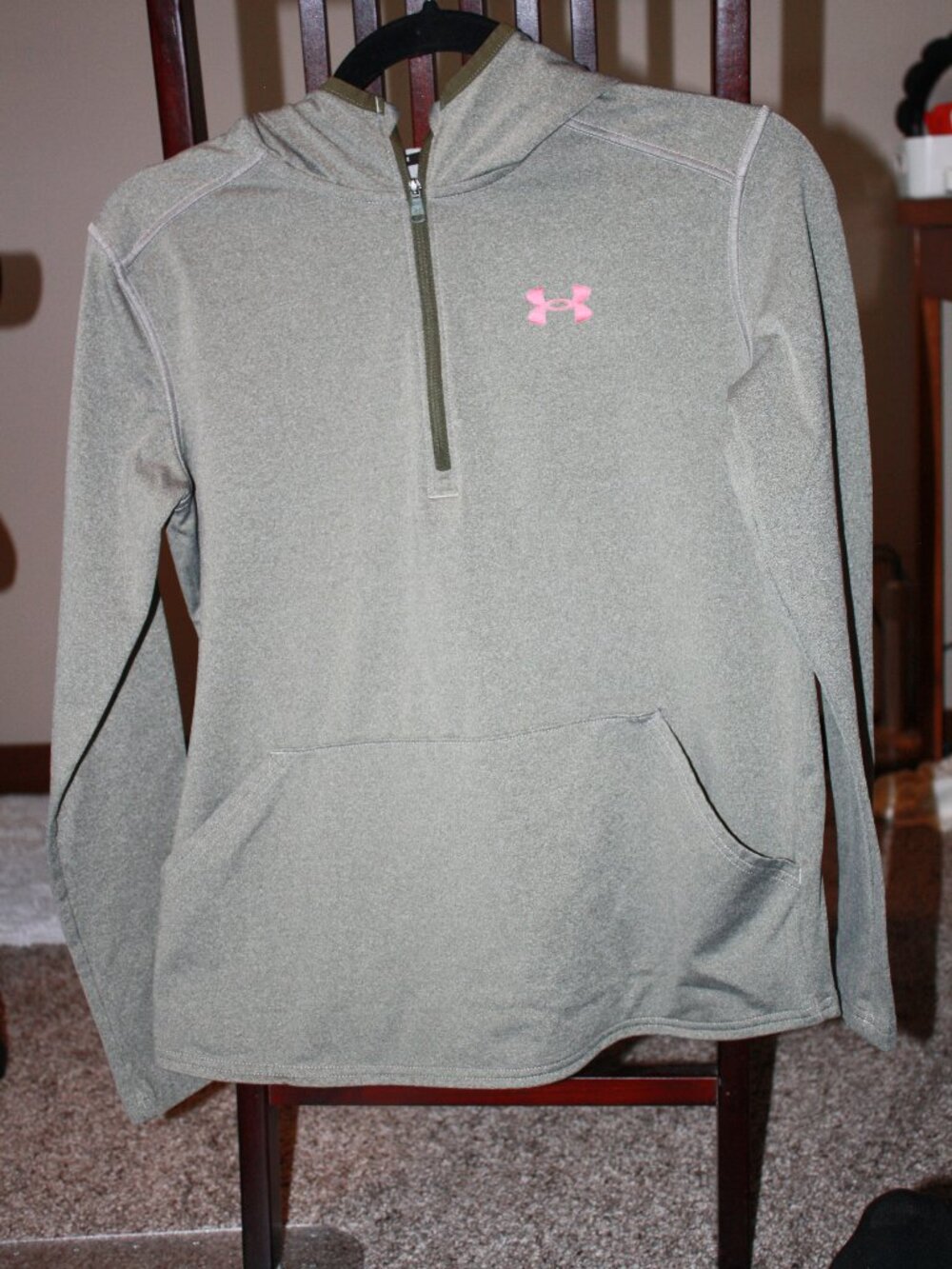 Under Armour, Hoodie in gray, Boys size YL